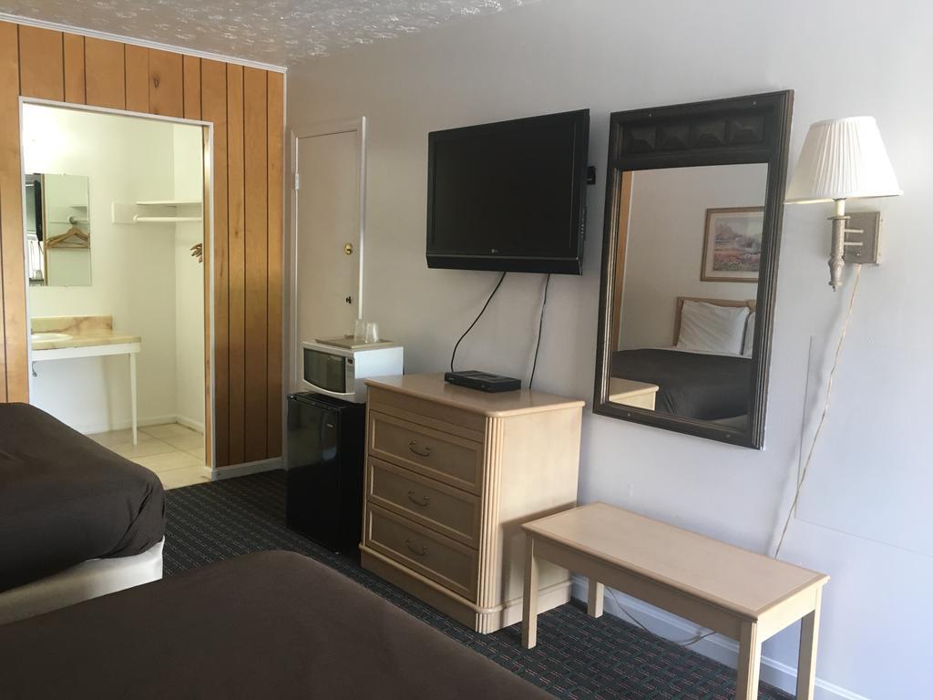Royal Inn Motel Фронт-Ройал Екстер'єр фото